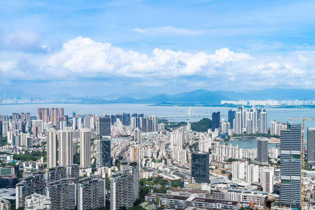 房企抢收富豪们！中海深圳大平层日收21亿，万科上海一亿一套的顶豪“日光”